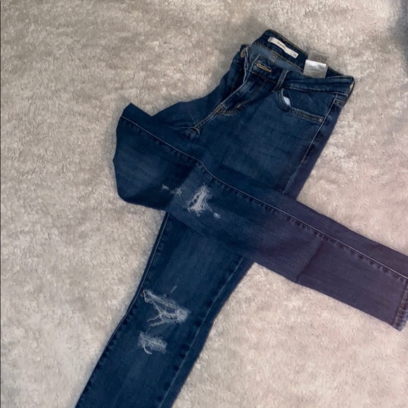 Levi’s Skinny Jeans - Picture 2 of 2